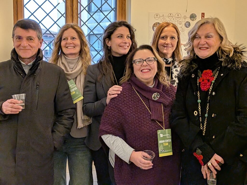 VIDEO/Il commissario Perrotta inaugura l’Urban Center. E sui conti: “Recuperati 10 milioni, lo spettro dissesto si allontana” Comune di Avellino Urban Center inaugurazione, a sinistra il dirigente Cicalese a destra il commissario Perrotta