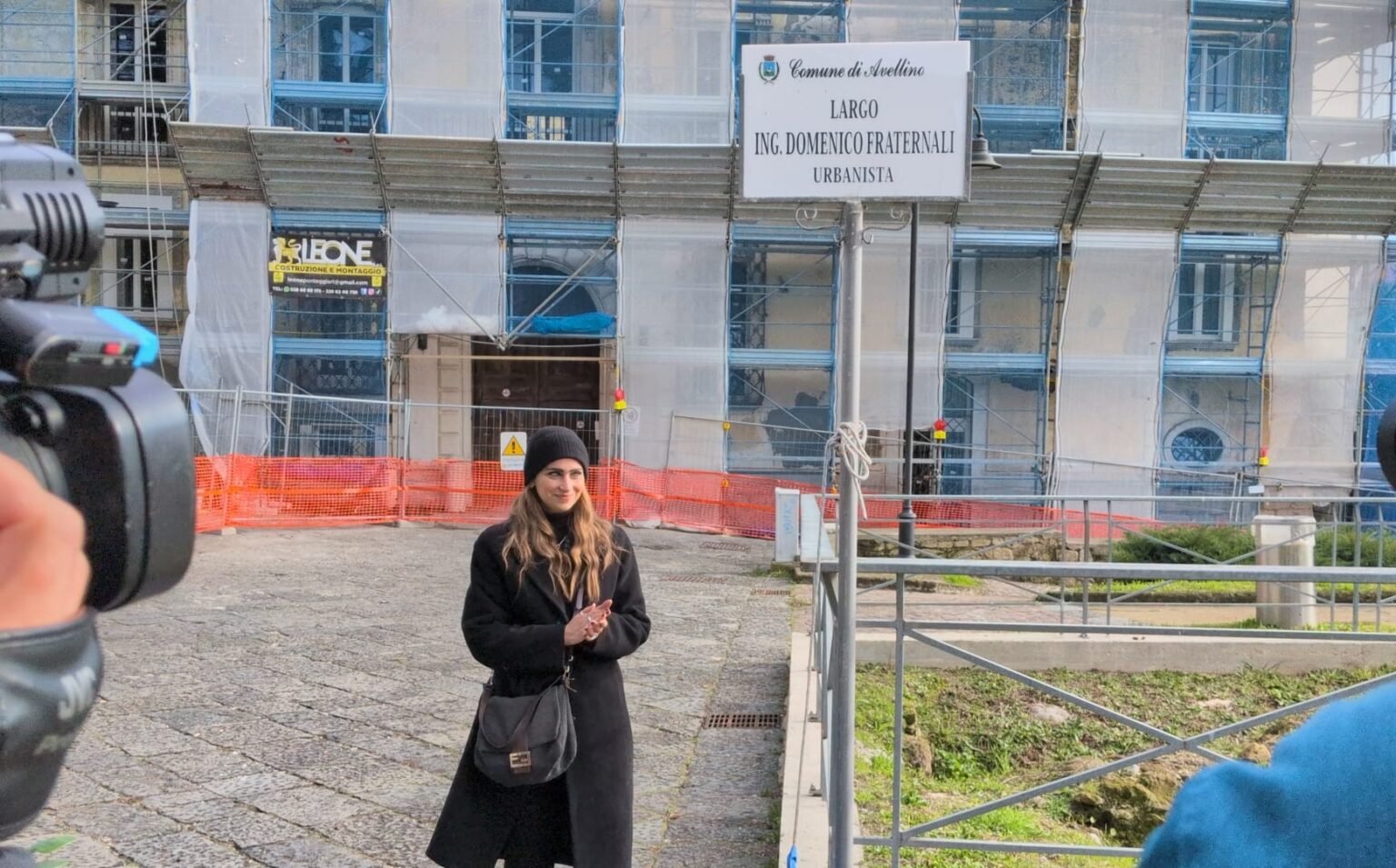 Il Palazzo Victor Hugo durante la recente inaugurazione di piazza Fraternali, Avellino