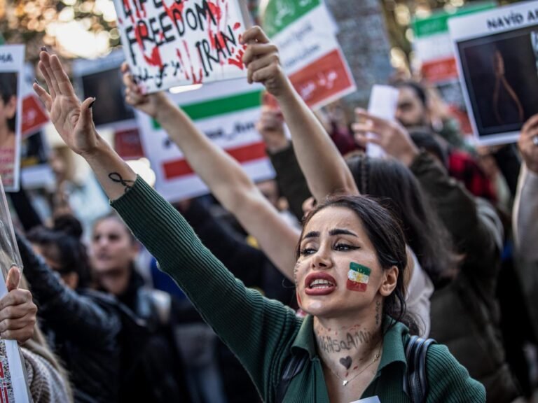La protesta in Iran, quando la letteratura non è decorazione