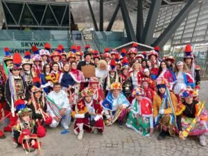 Quell’abbraccio tra Nord e Sud nel segno del Carnevale, a Serino sfila le Beuffon de Courmayer dalla Valle d’Aosta