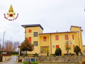 Volturara Irpina incendio in abitazione vigili del fuoco