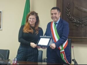 Pratola Serra celebra la ricercatrice Magliaro, riferimento nella lotta al morbo di Parkinson