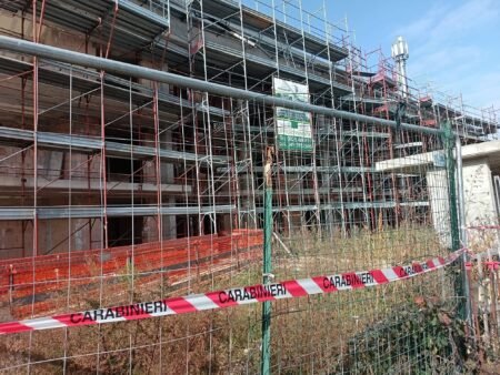 Abusi edilizi ad Avellino, sequestro in via Zigarelli: sette indagati tra tecnici e imprenditori