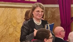 Amalia Carbone, preside Perna Alighieri Avellino