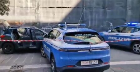 VIDEO/Squilibrato in auto inseguito e fermato dalla polizia, attimi di paura stamattina nel centro di Avellino Auto inseguita corso Vittorio Emanuele, Avellino