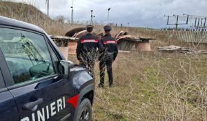 Carabinieri bobine incendiate