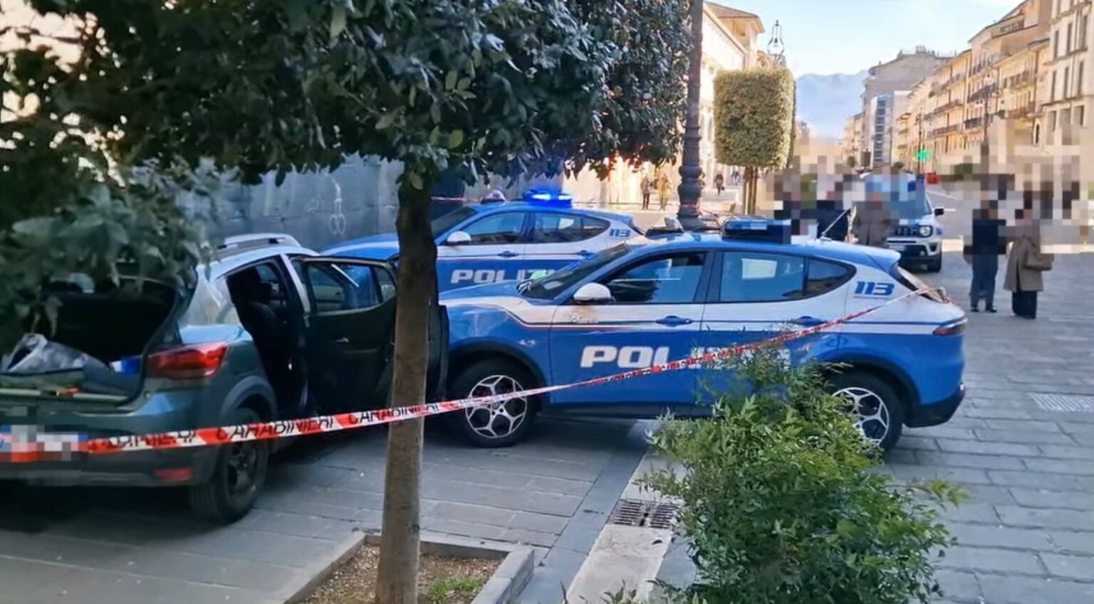 Avellino, inseguito per un chilometro lungo il Corso : arrestato il trentaseienne bloccato dalla Polizia. Era armato di coltello