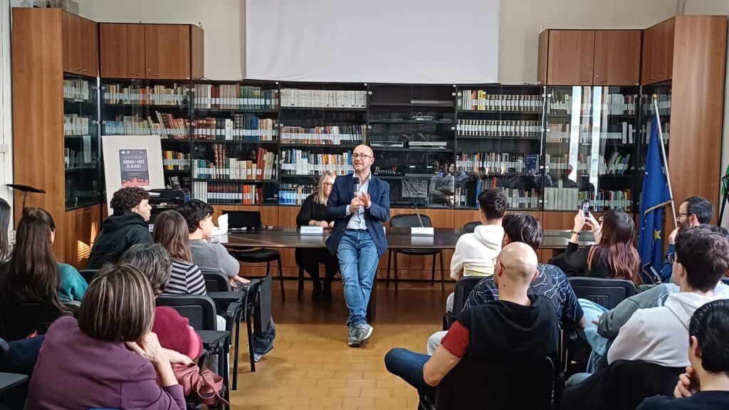 Pinto incontra gli studenti del liceo Mancini: democrazia, unica scelta possibile