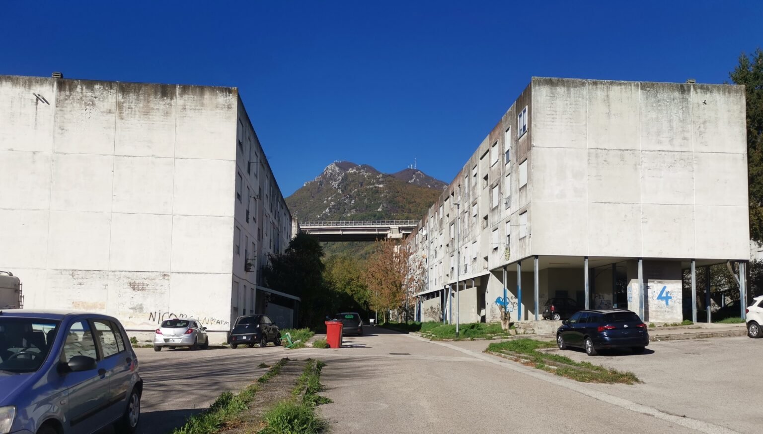 Valle, prefabbricati pesanti di via Ponte, Avellino