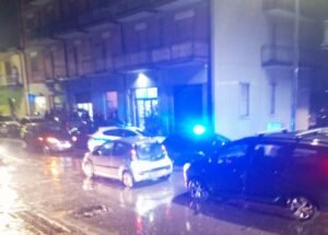 Tragedia a Bellizzi, donna si lancia dal quarto piano