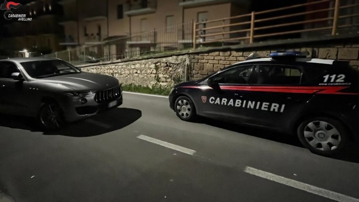 Ladri in Maserati in Irpinia: in fuga con passamontagna sul volto e arnesi