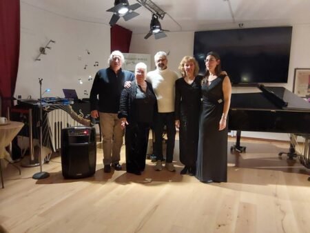 Alla Stravinsky a Manocalzati, musica e fiaba in dialogo: successo per “Donne e Quadri da… Favola” tra pianoforti e visioni d’autore