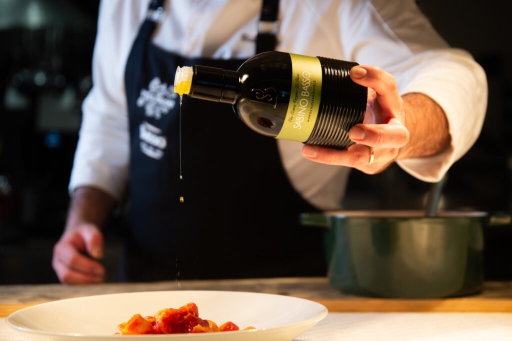 L’olio Ravece della linea “Sabino Basso” conquista le 5 Gocce Bibenda