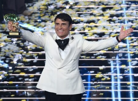 L’abbraccio di Grottolella al vincitore del festival Sal da Vinci: un legame speciale con la nostra comunità