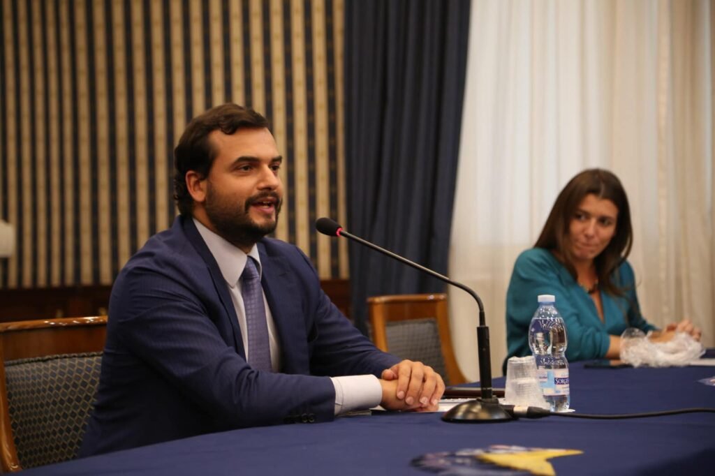 Amministrative, Nargi non dice sì a Forza Italia e prende tempo. A sinistra c’è il “mini-programma” di Carlo Sibilia