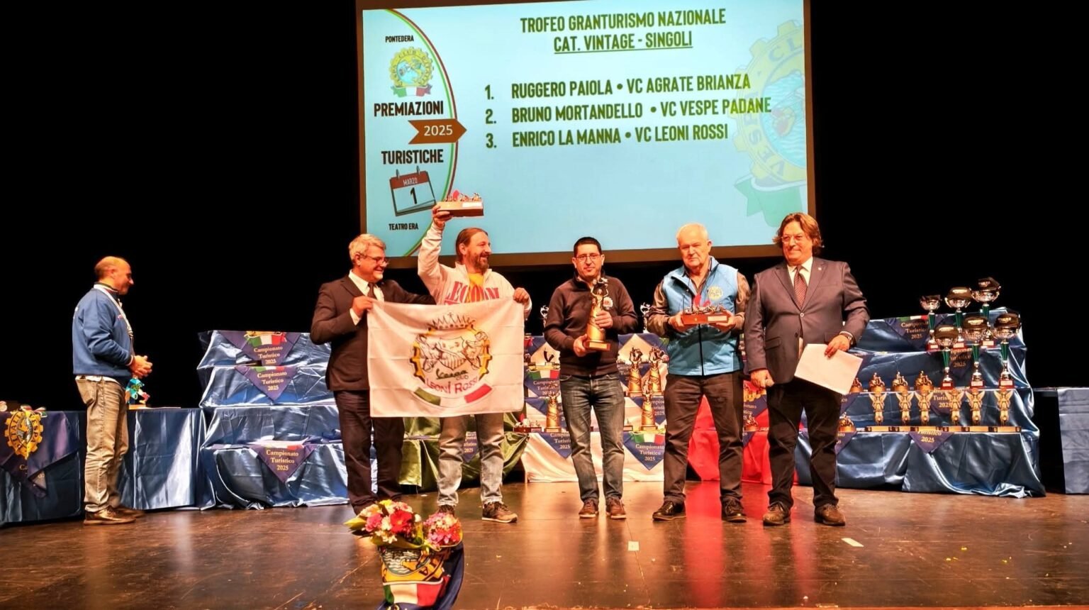 Il Vespa Club “Leoni Rossi” di Grottaminarda pluripremiato a Pontedera Vespa club premiazione