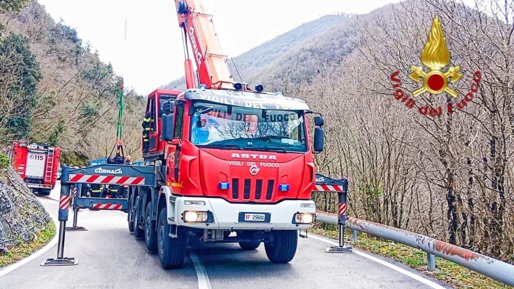 Vigili del fuoco autogru