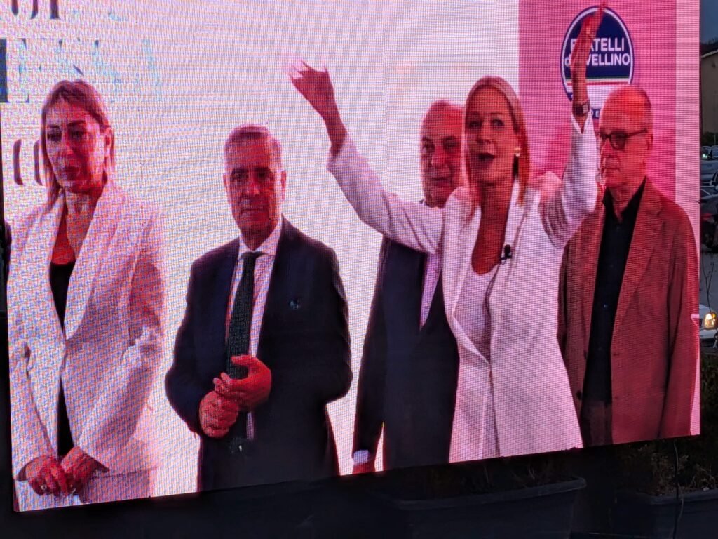 Laura Nargi megaschermo al Viva Hotel di Avellino