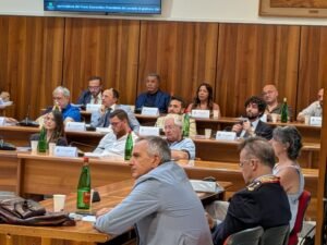 Banchi maggioranza consiglio comunale Avellino