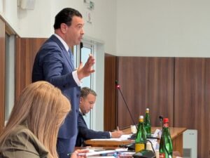 Gianluca Festa in consiglio comunale Avellino